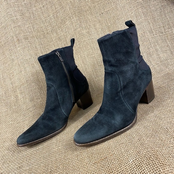 Timberland Shoes - Womens Timberland Boots Booties heeled Black Suede 8M